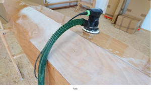 YURA Kajak auf dem Wasser im Sonnenuntergang