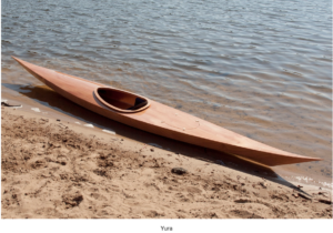 YURA Kajak auf dem Wasser