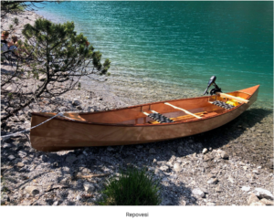 REPOVESI Kanadier Kajak auf dem Wasser