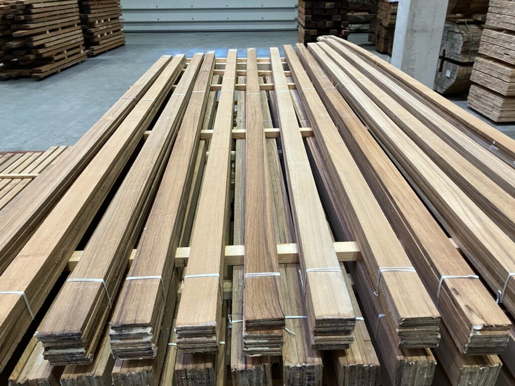 Teak Stabdeckleisten 9,75 x 38 mm <i> im 10er-Pack </i> <i> Längen ab 90 cm und bis 180 cm </i>