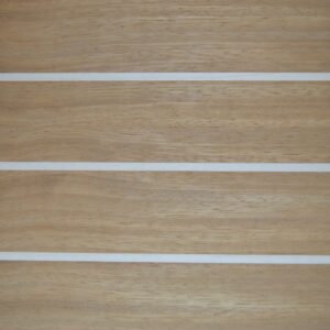 Iroko Stabdecksplatte helle Ader<i>mit Trägerplatte Okoumé</i><i>ca. 1,3 mm Messerfurnier</i><i>Plattegröße ab 124 x 60 cm</i>